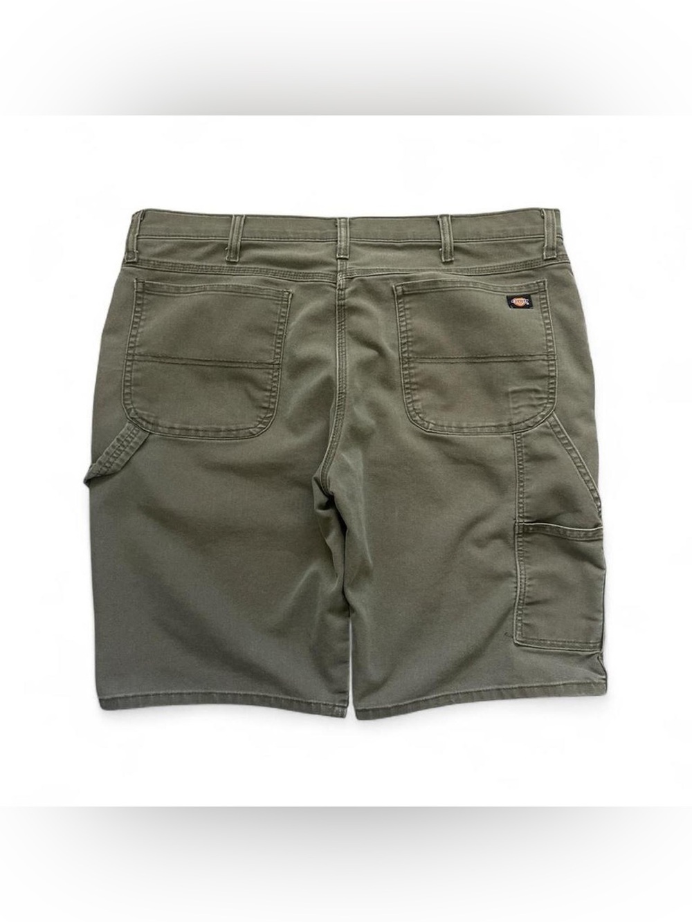 Baggy Dickies carpenter shorts
